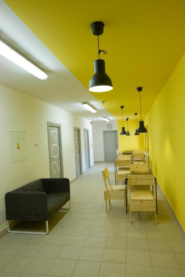 Kroměříž Hostel U Zlateho Kohouta מראה חיצוני תמונה